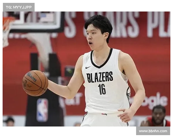 杨瀚森队内赛展现全能实力队记者盛赞其挡拆细腻护框能力出众 杨瀚森队内赛展现全能实力队记者盛赞其挡拆细腻护框能力出众